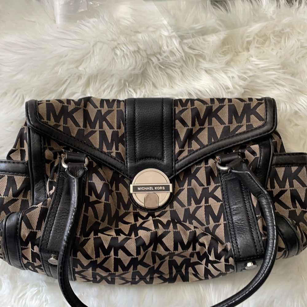 Michael Kors - MK monogram bag
